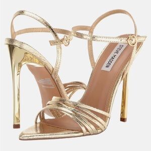 ⭐️HOST PICK⭐️ BRAND NEW Steve Madden Gold Wendy Shoe. OUT OF STOCK EVERYWHERE.